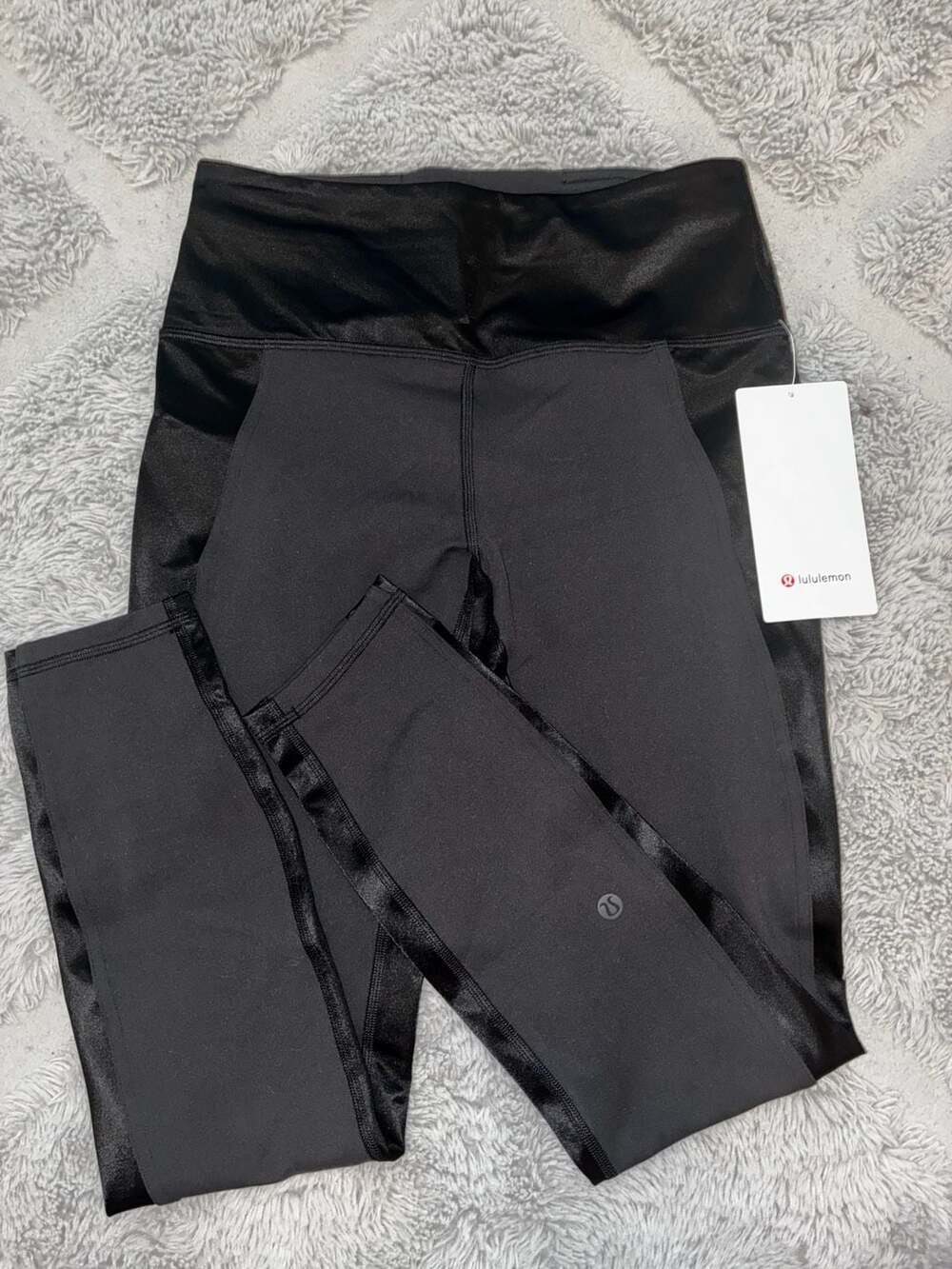 Lululemon Wunder Train High-Rise Tight 25" *Satin Panels Size 6